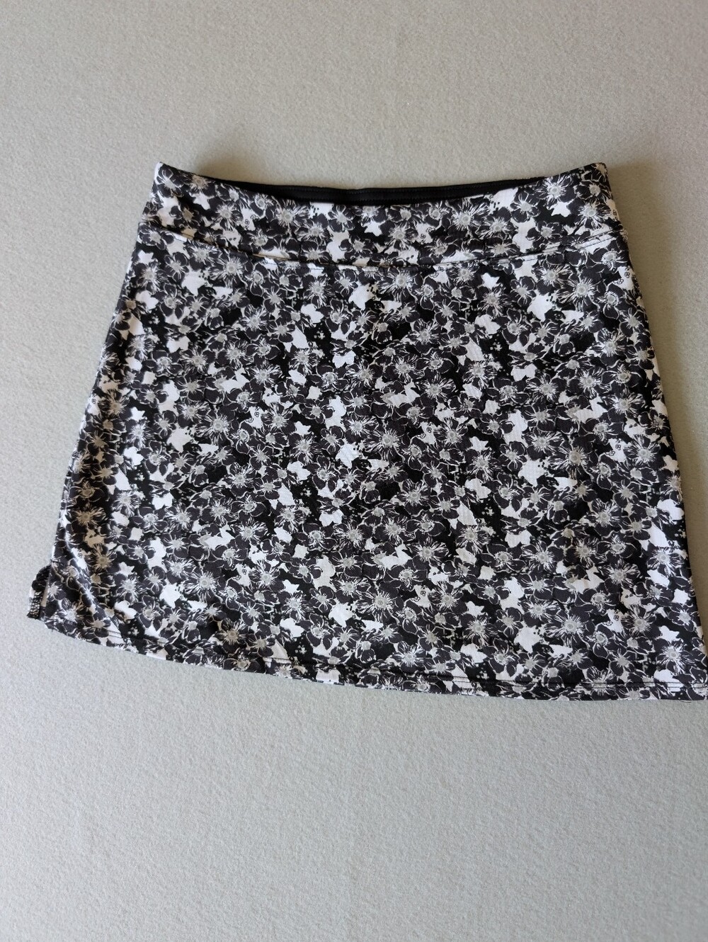 Black White Floral Athletic Skort Mini Skirt Sz XS Quick Dry Tennis Golf Sporty image 2